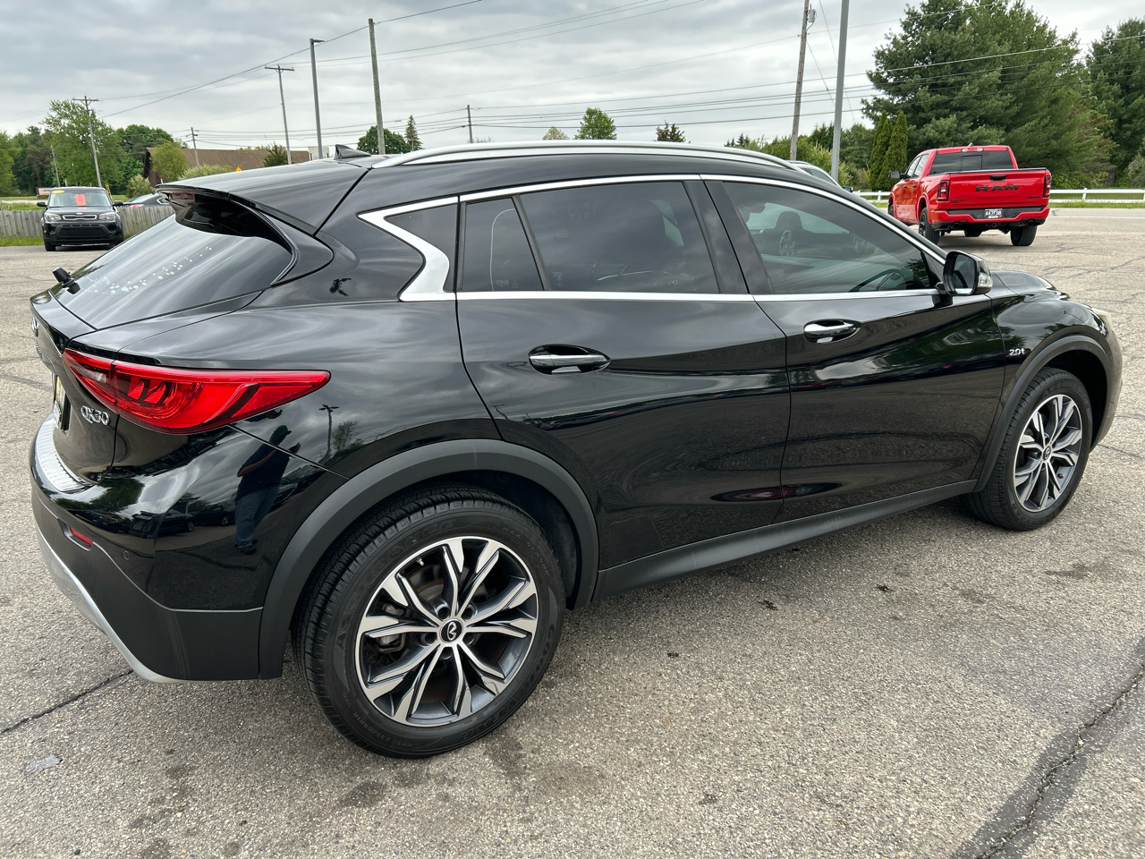 Infiniti QX30 Luxury AWD 2017