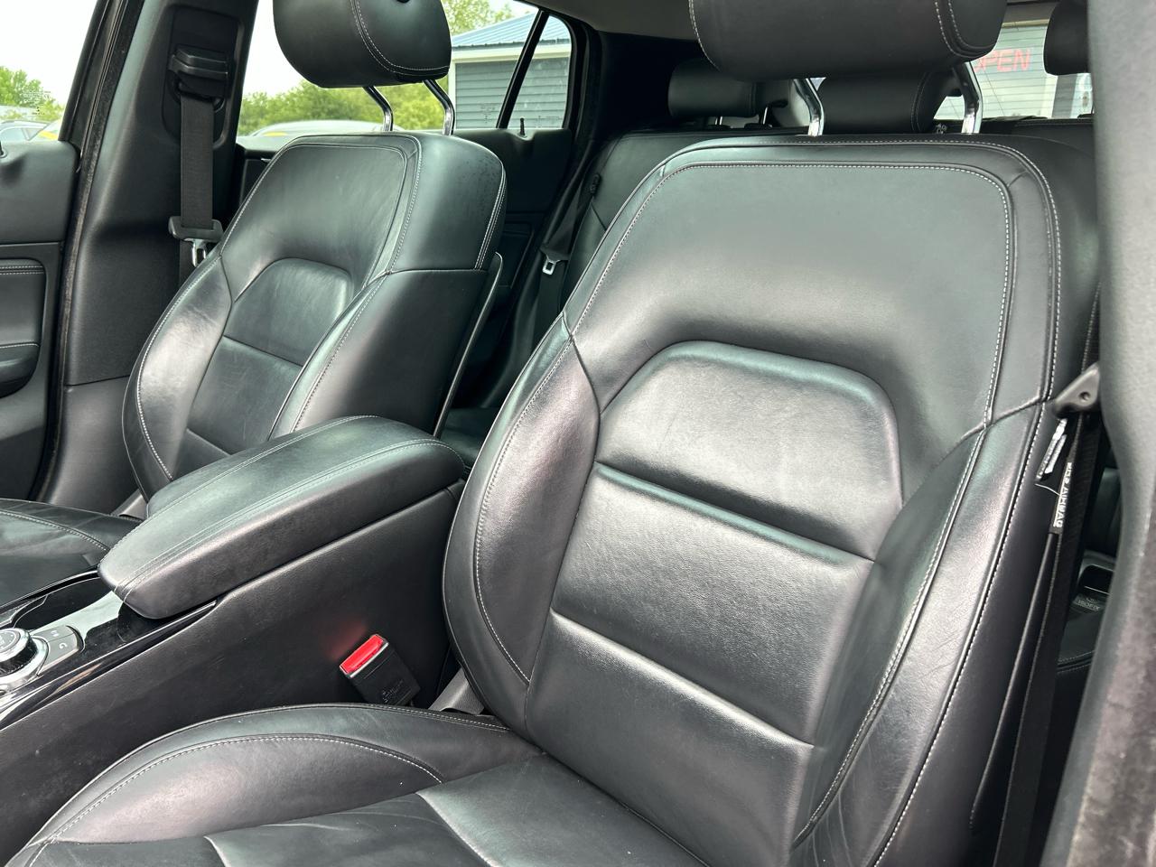 Infiniti QX30 Luxury AWD 2017