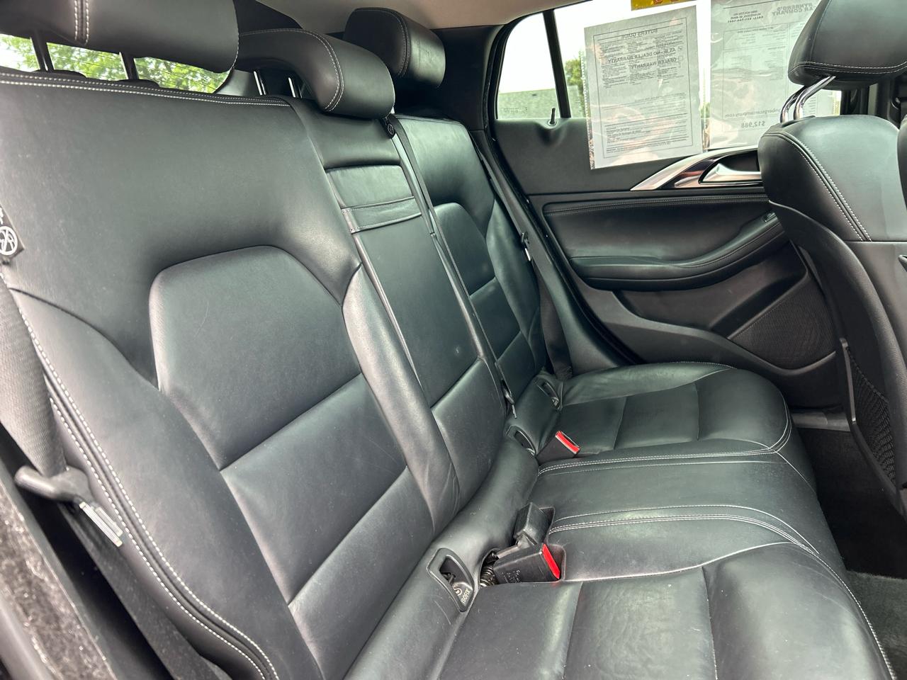 Infiniti QX30 Luxury AWD 2017