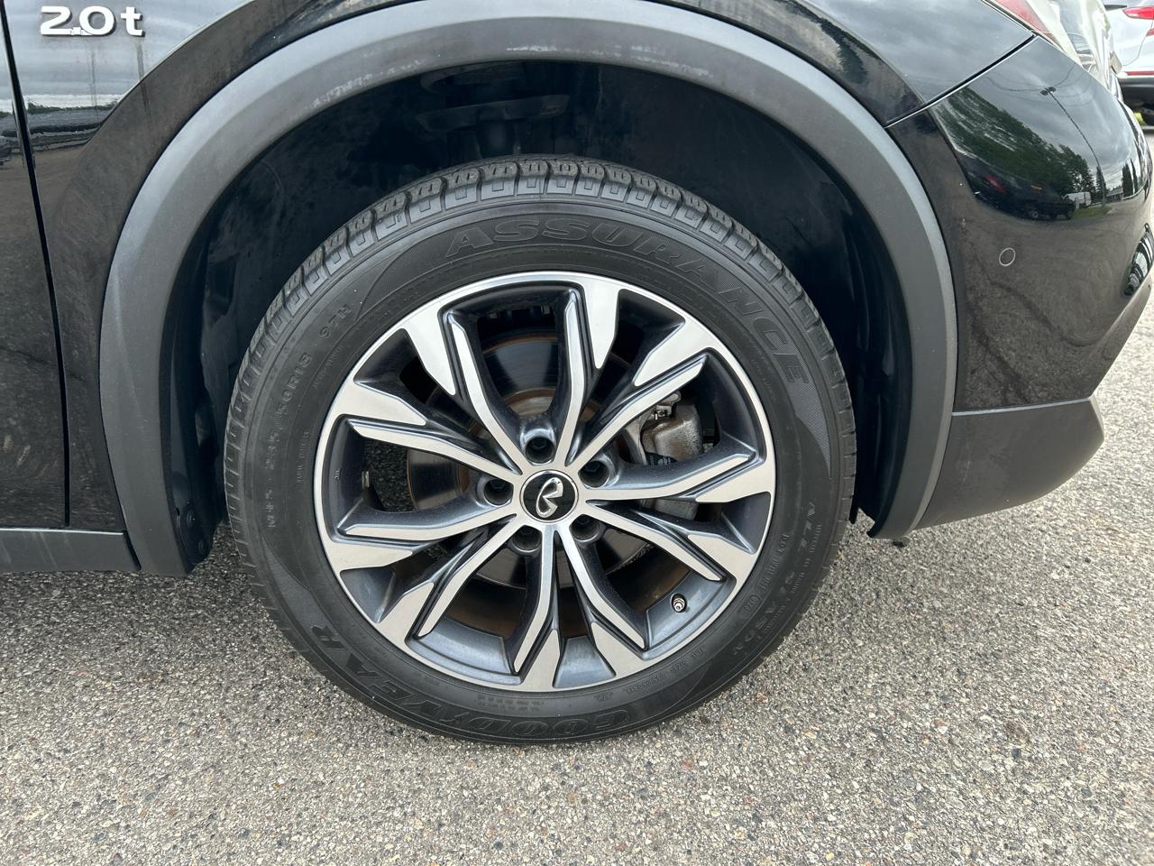 Infiniti QX30 Luxury AWD 2017