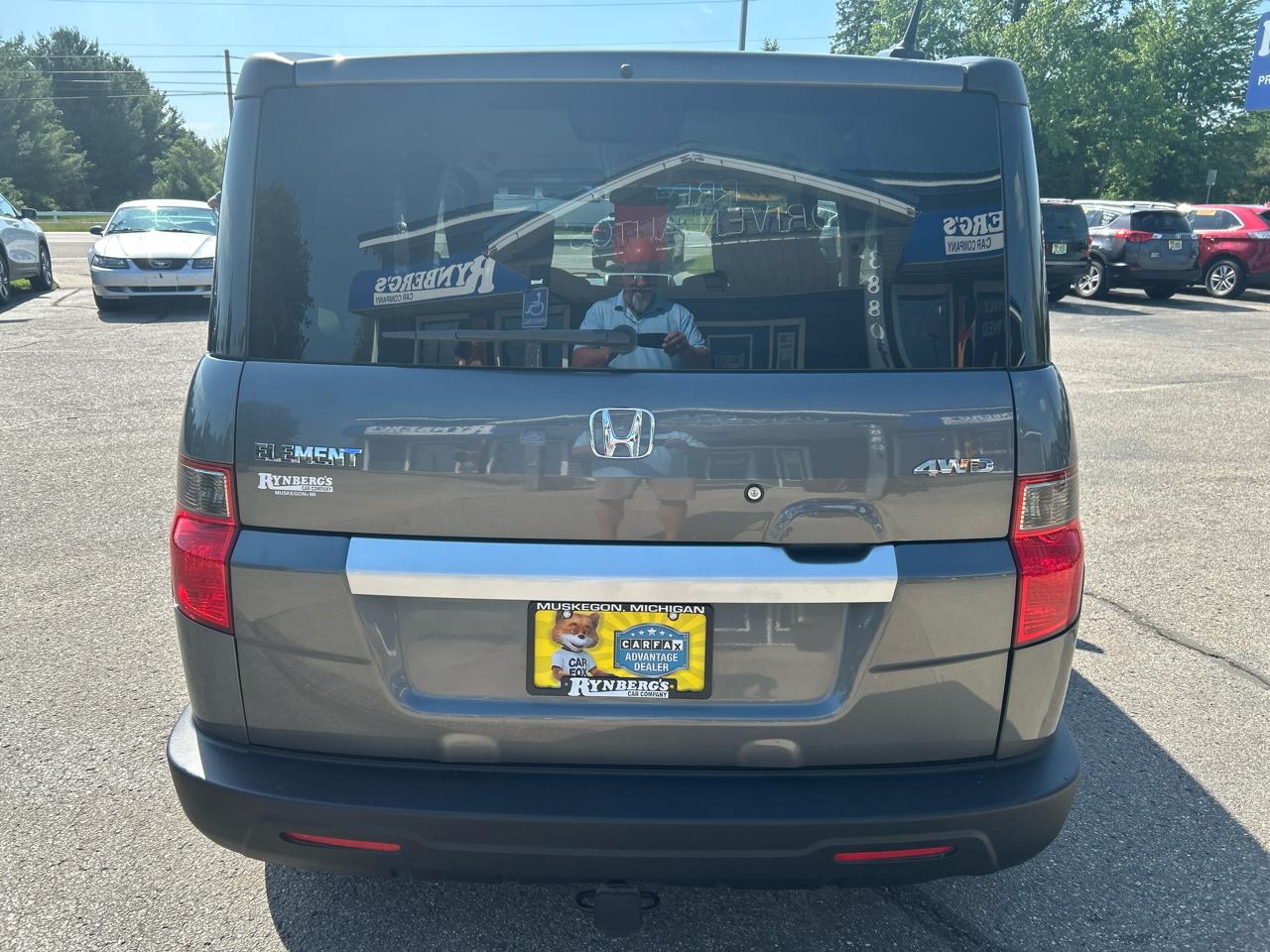 Honda Element EX 4WD AT with Navigation System 2010