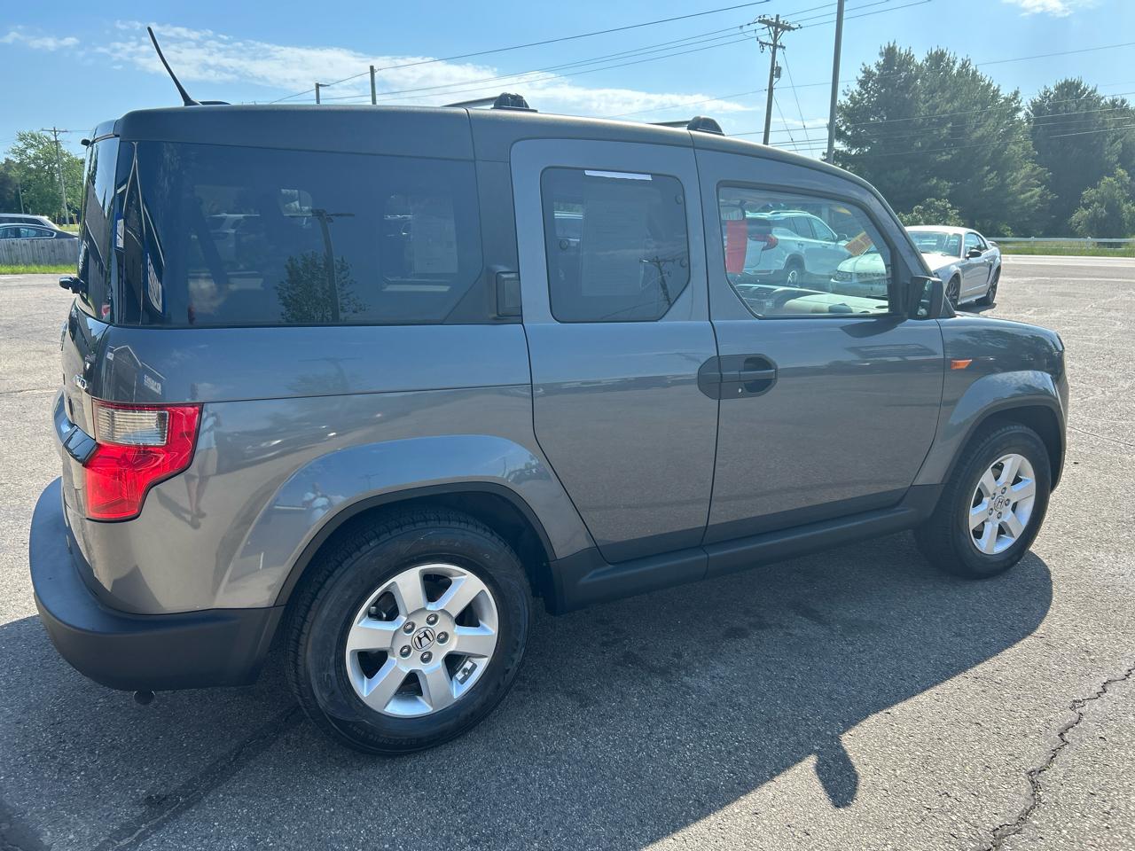 Honda Element EX 4WD AT with Navigation System 2010