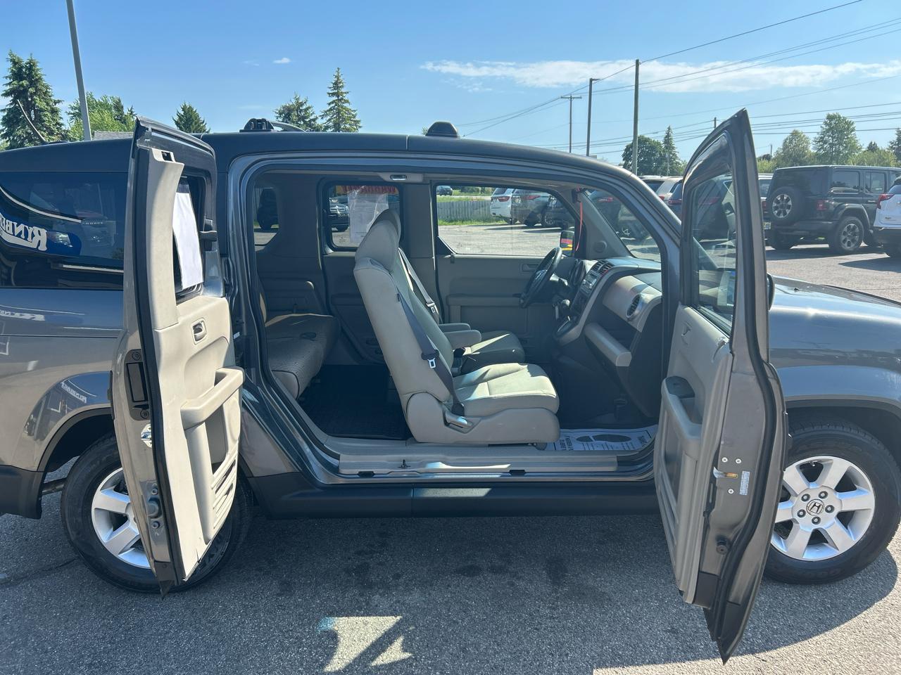 Honda Element EX 4WD AT with Navigation System 2010