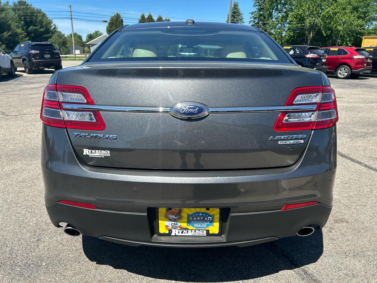 Ford Taurus Limited FWD 2016