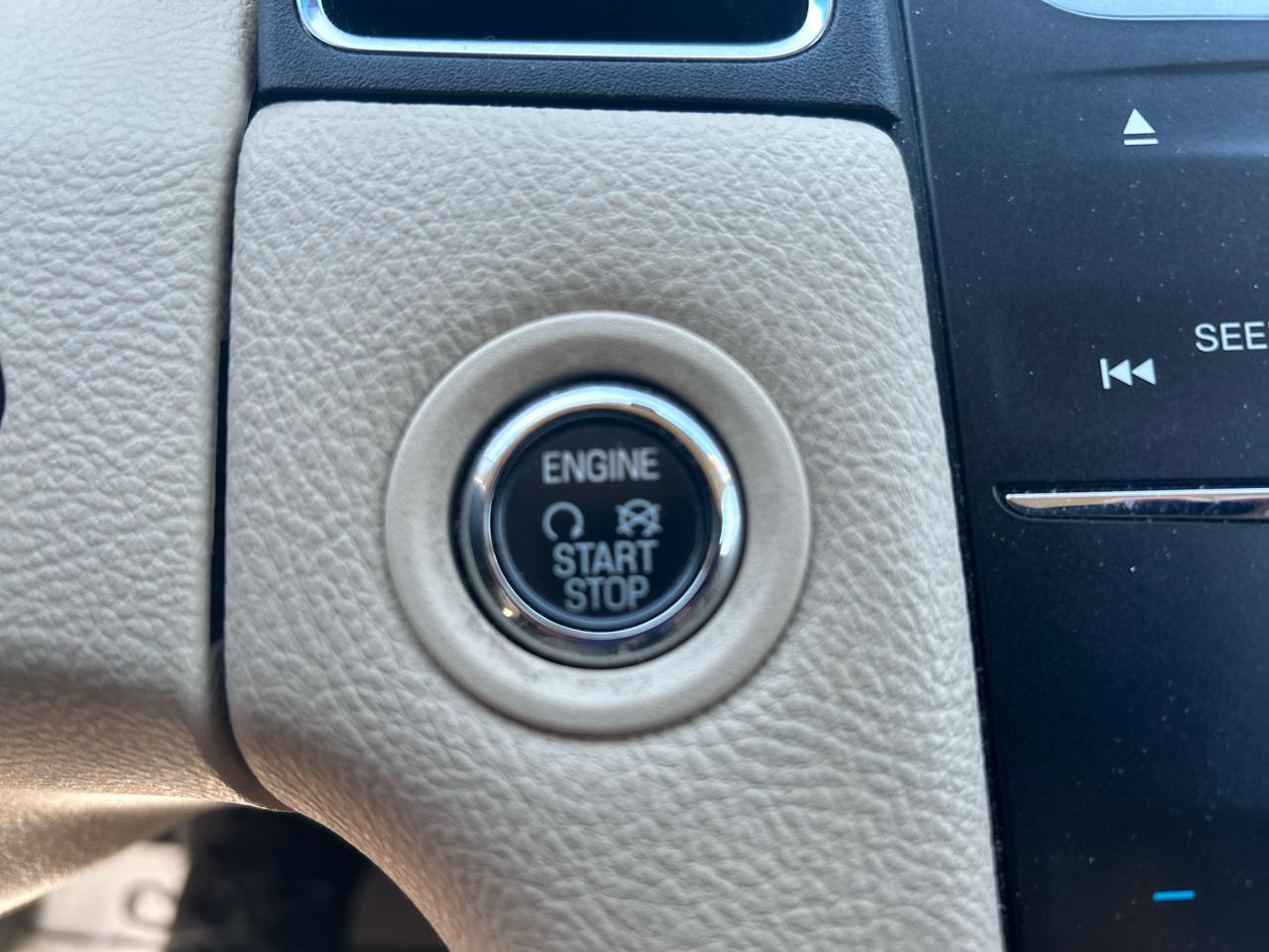 Ford Taurus Limited FWD 2016