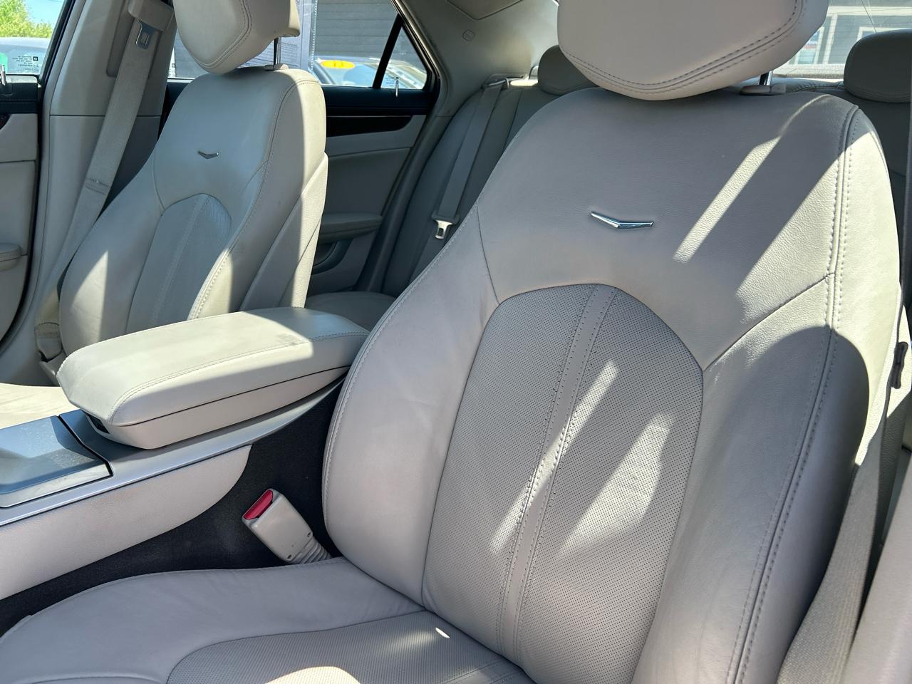 Cadillac CTS Luxury AWD 2012