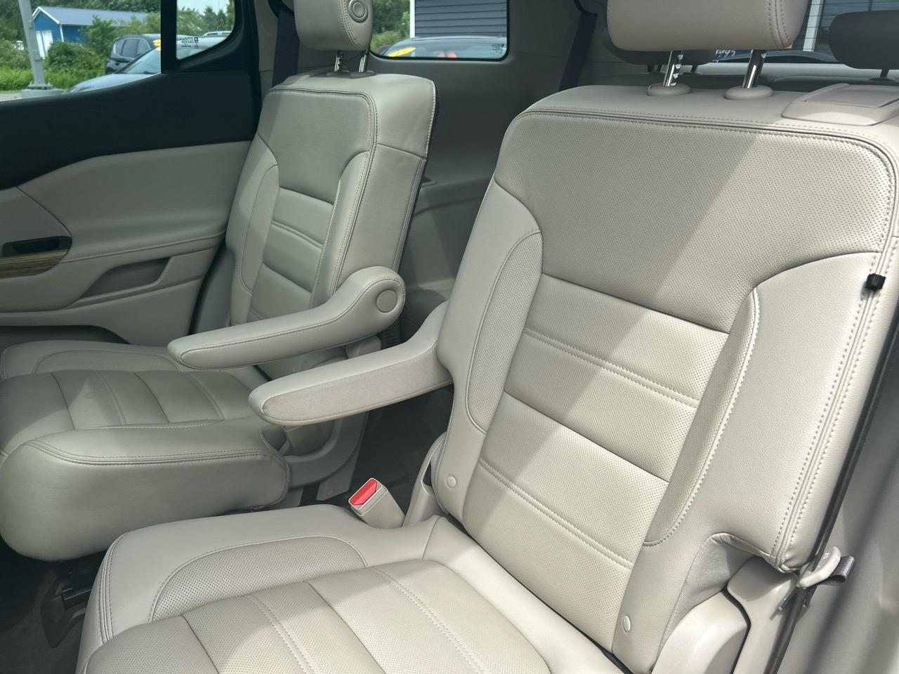 GMC Acadia Denali AWD 2019