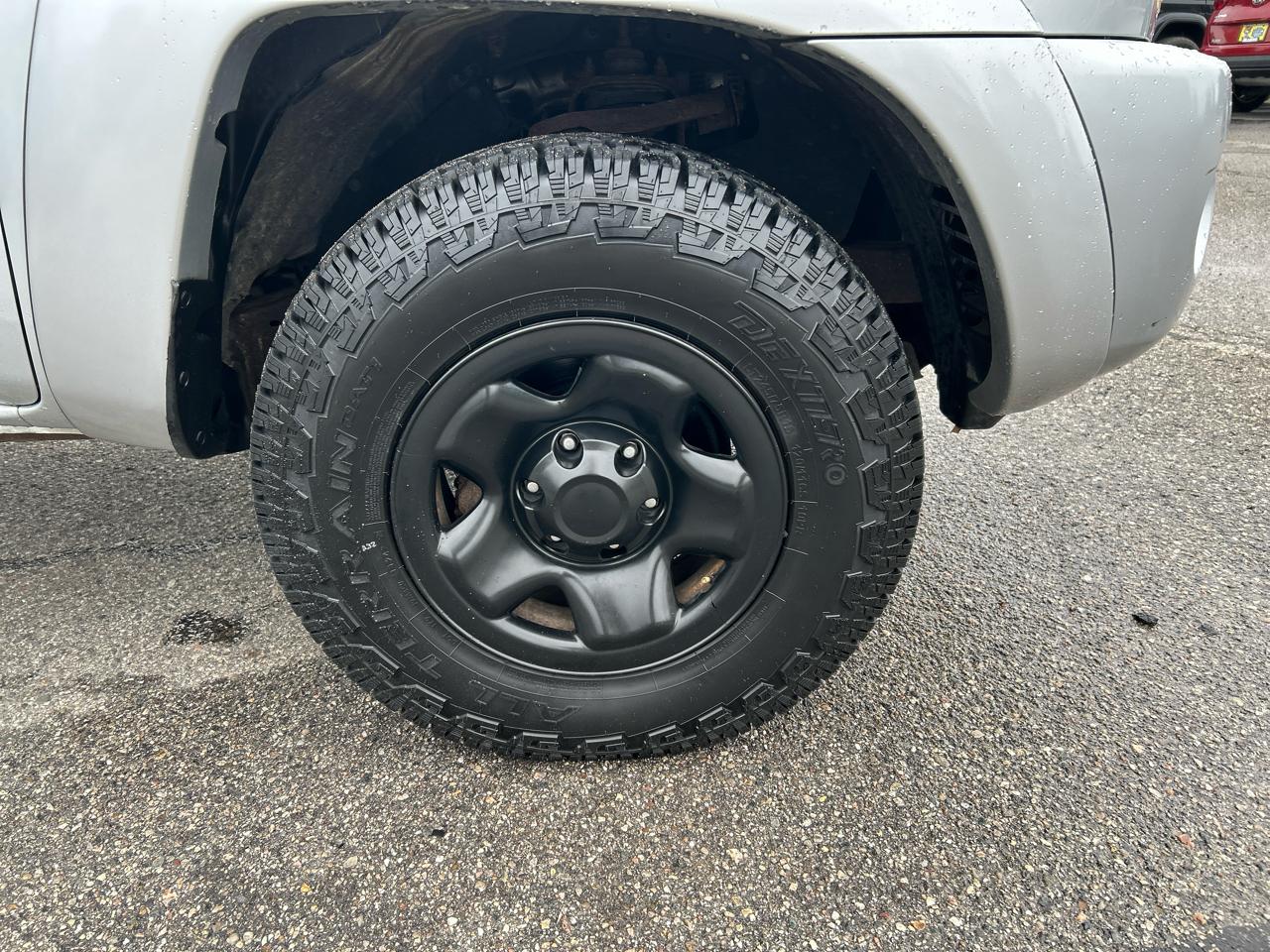 Toyota Tacoma PreRunner Access Cab I4 Manual 2WD 2005