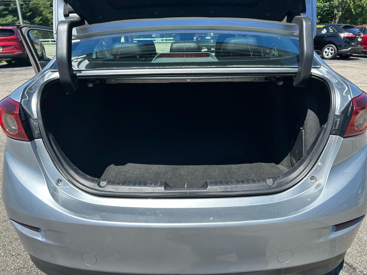 Mazda MAZDA3 s Touring AT 4-Door 2018
