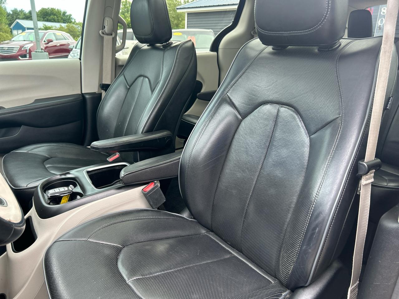 Chrysler Pacifica Limited 2019