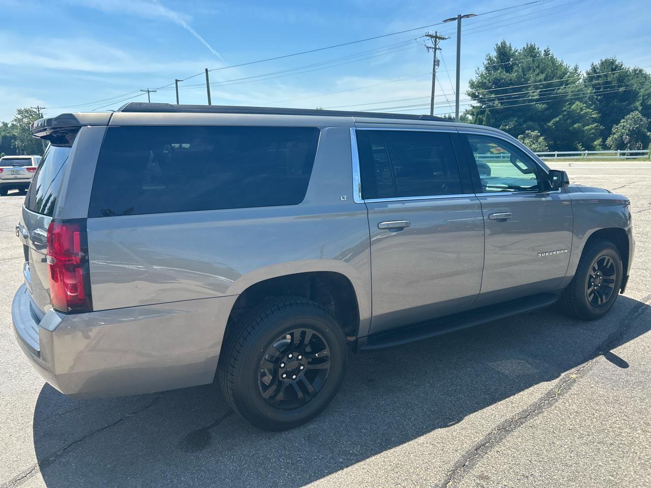 Chevrolet Suburban LT 4WD 2019