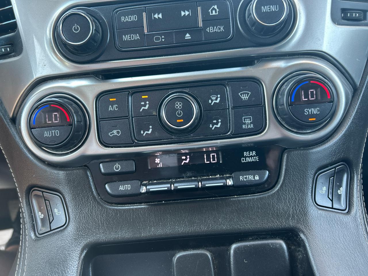 Chevrolet Suburban LT 4WD 2019