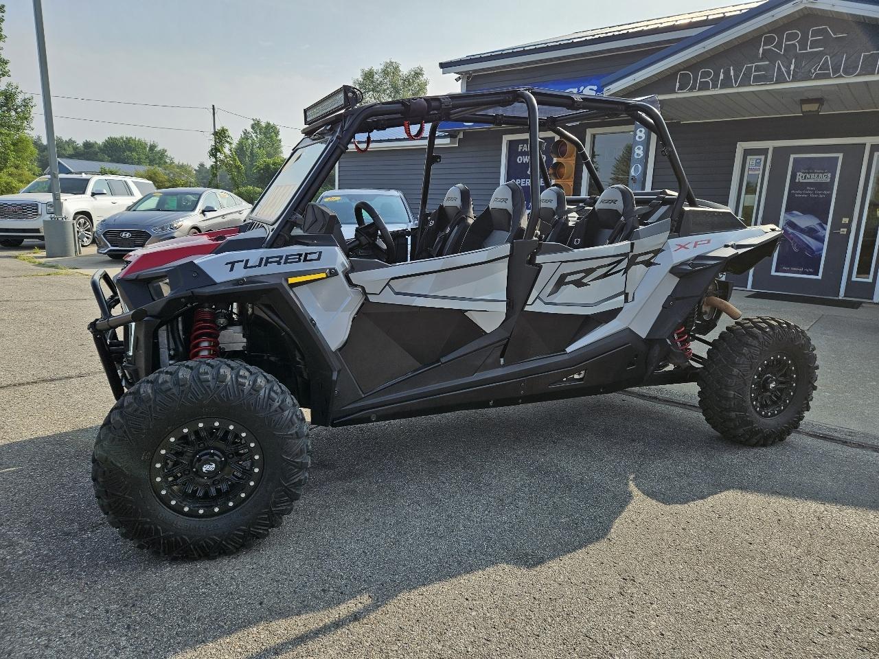 Polaris RZR 1000 XP  2021