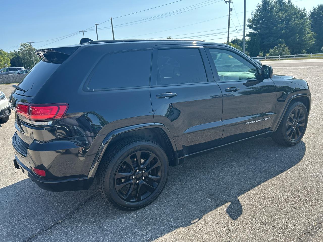 Jeep Grand Cherokee Laredo 4WD 2017