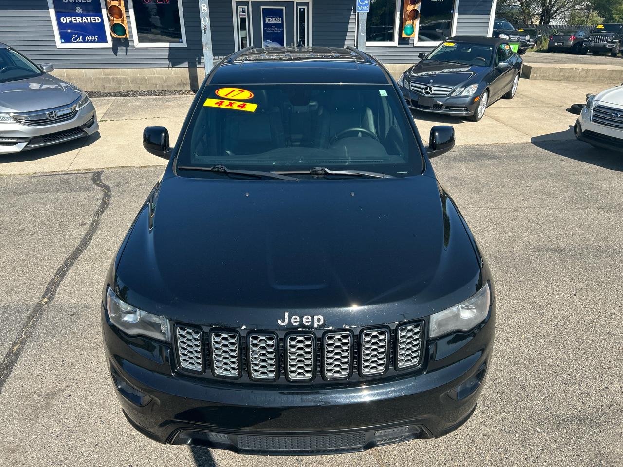 Jeep Grand Cherokee Laredo 4WD 2017