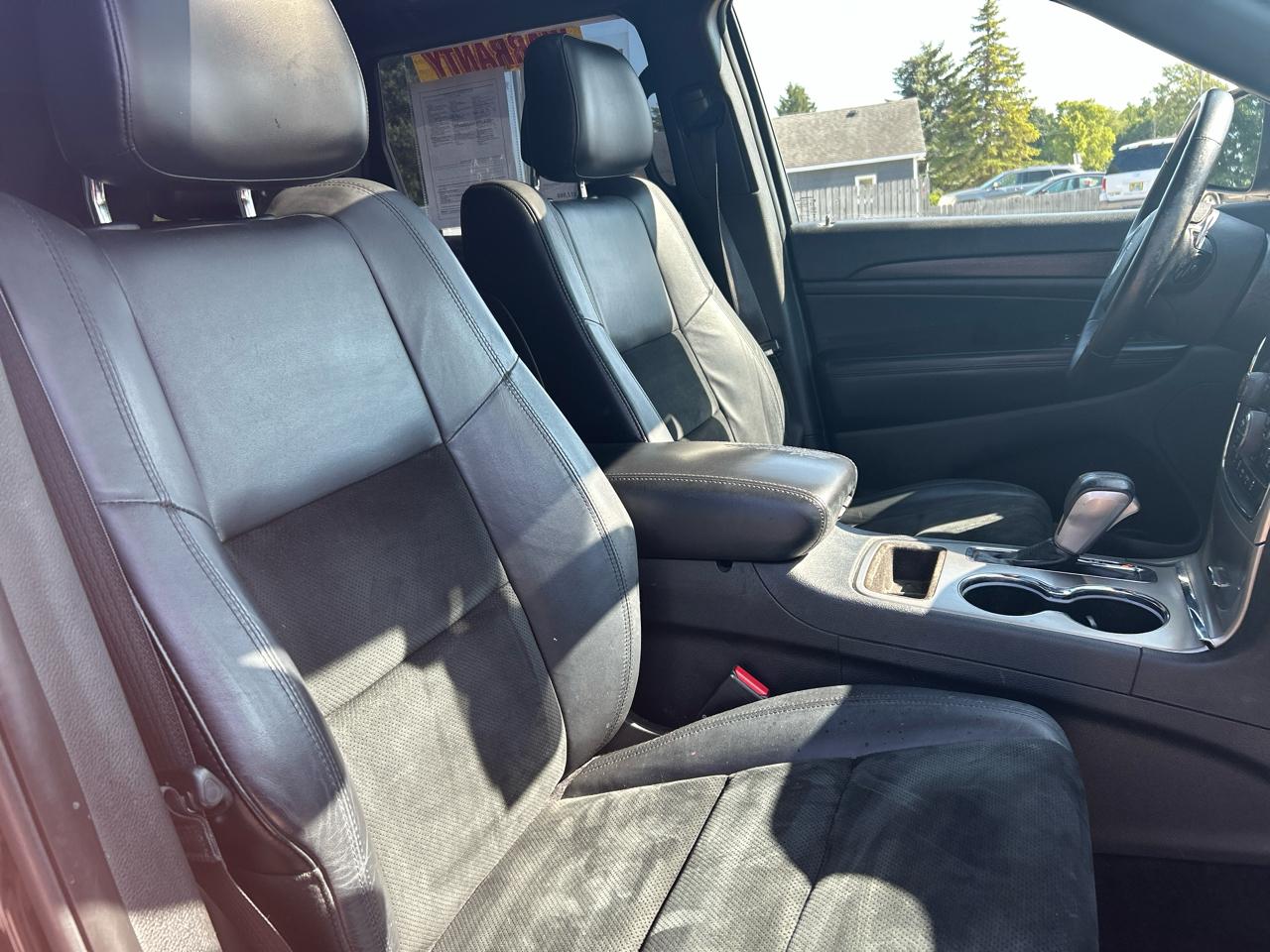 Jeep Grand Cherokee Laredo 4WD 2017