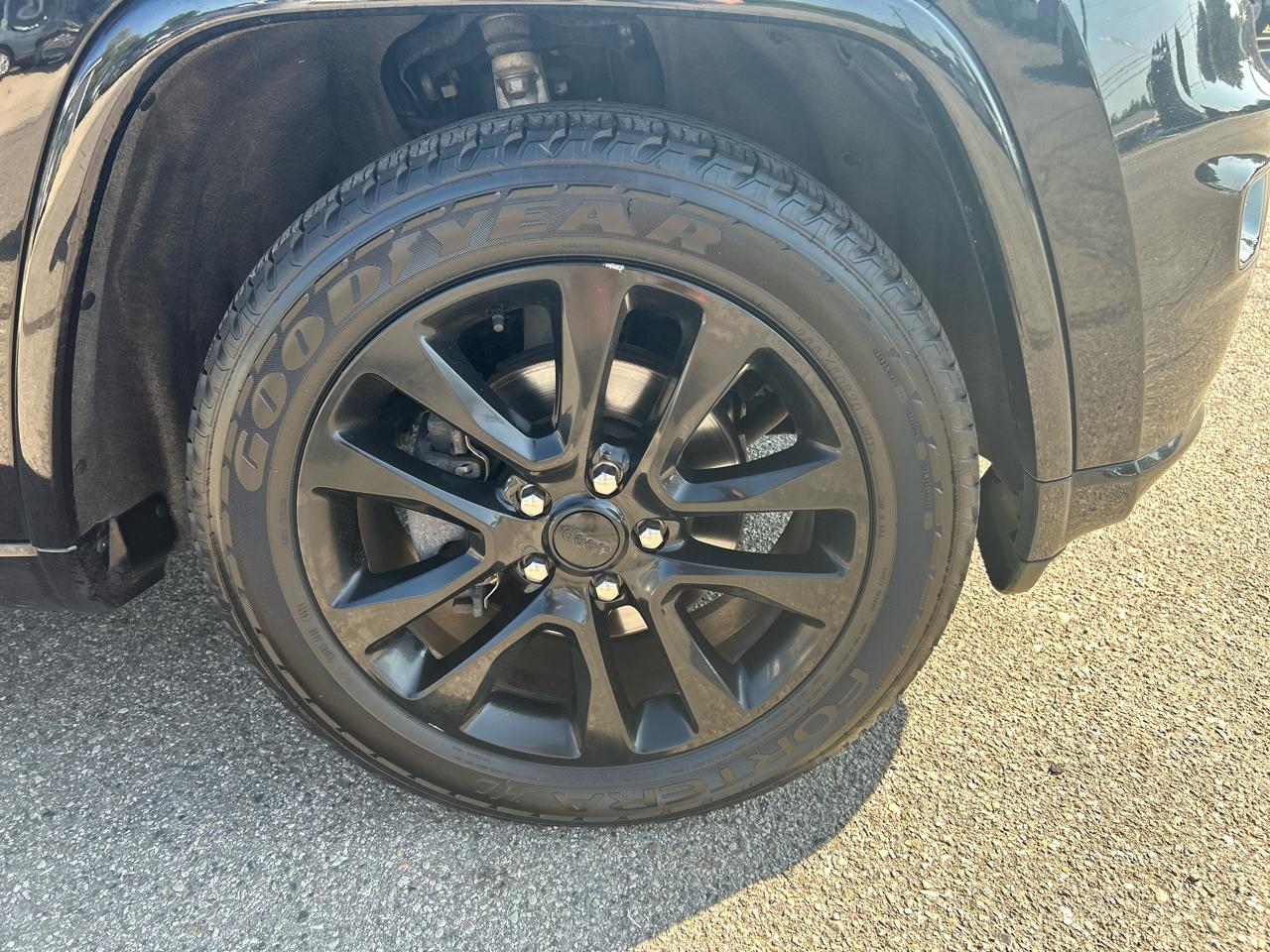 Jeep Grand Cherokee Laredo 4WD 2017