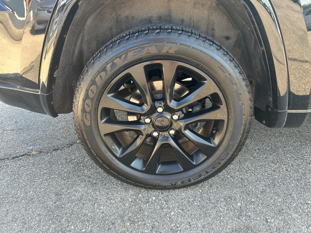 Jeep Grand Cherokee Laredo 4WD 2017