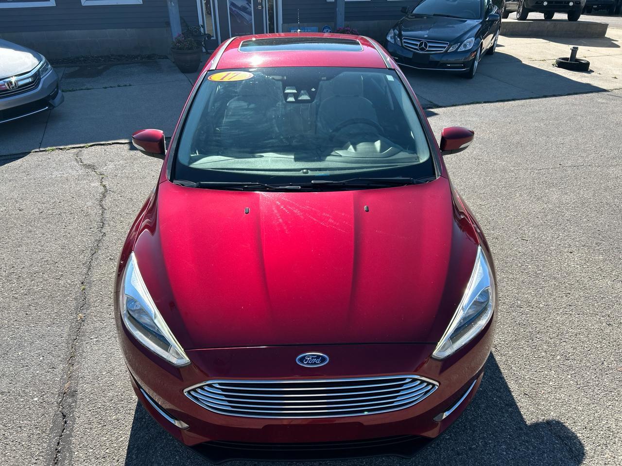Ford Focus Titanium Sedan 2017