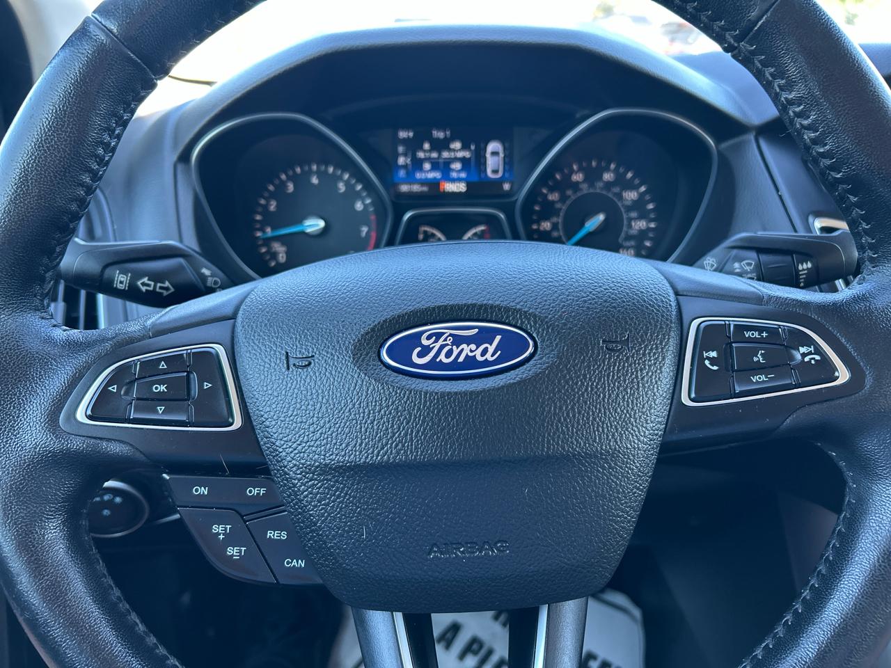 Ford Focus Titanium Sedan 2017