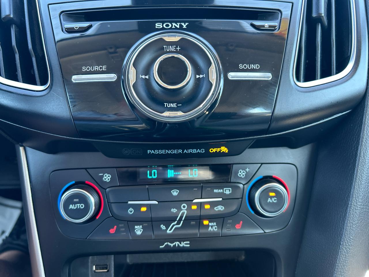 Ford Focus Titanium Sedan 2017