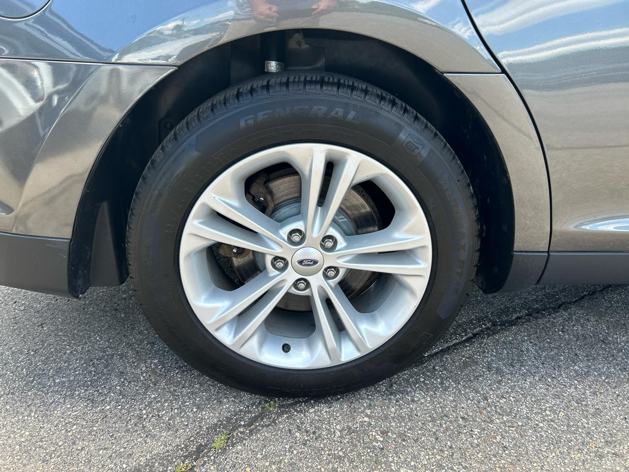 Ford Taurus SEL AWD 2018