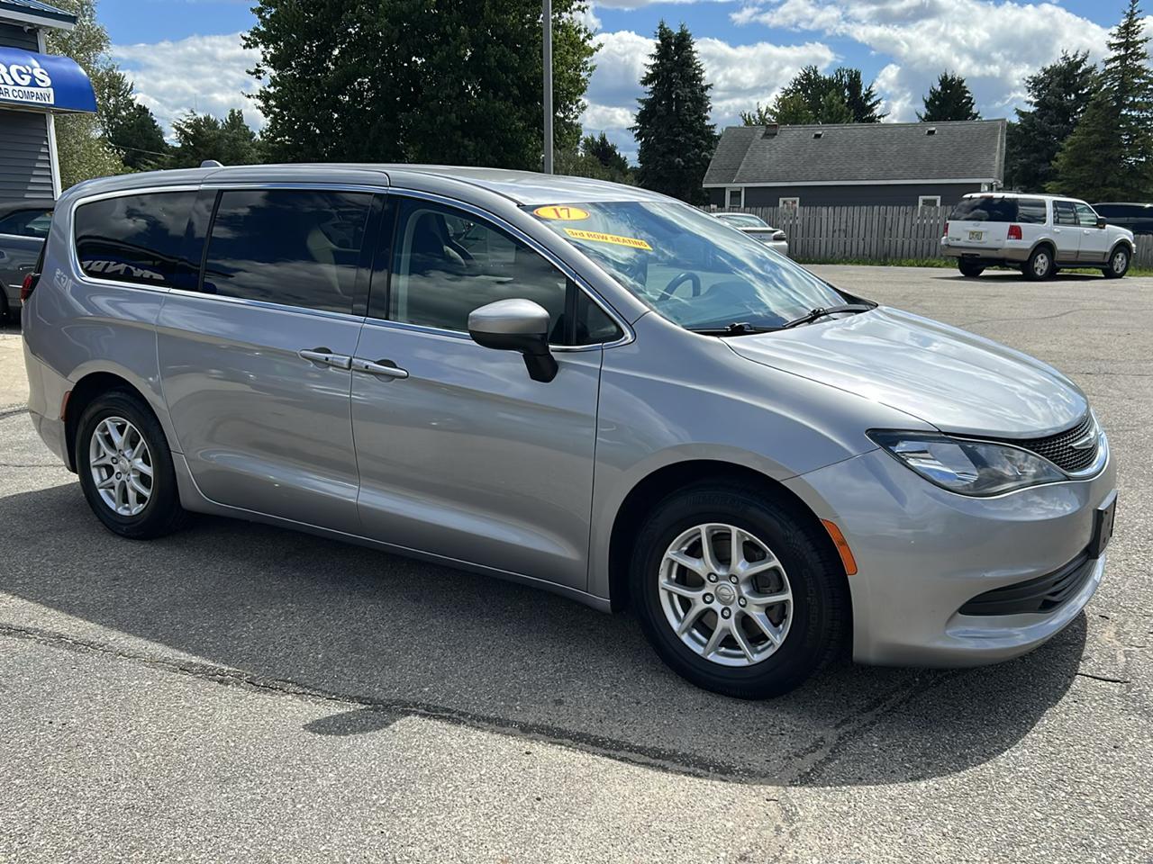 Chrysler Pacifica Touring FWD 2017