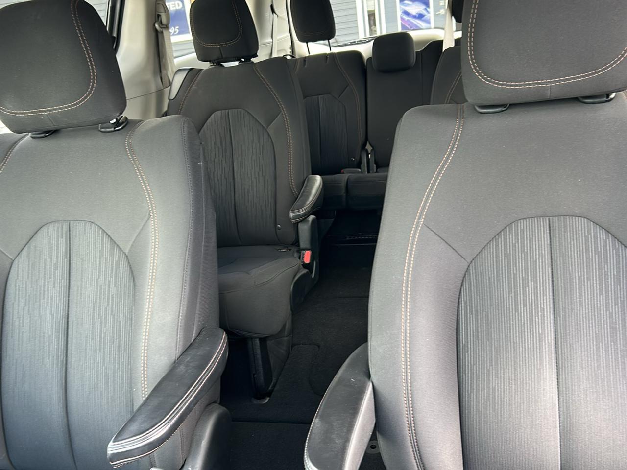 Chrysler Pacifica Touring FWD 2017
