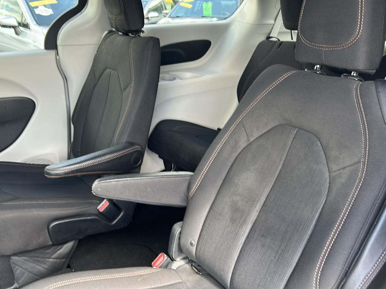 Chrysler Pacifica Touring FWD 2017