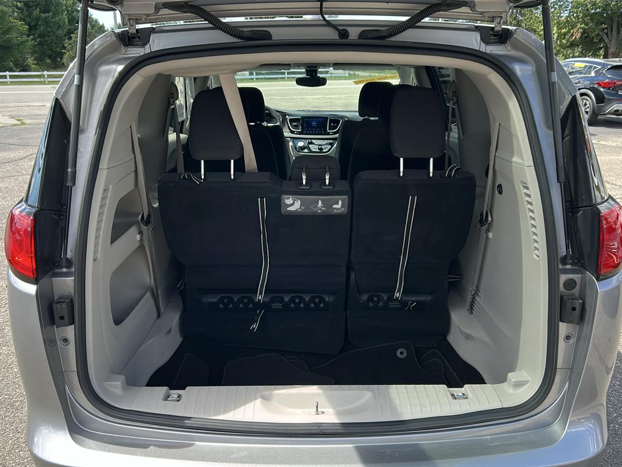 Chrysler Pacifica Touring FWD 2017