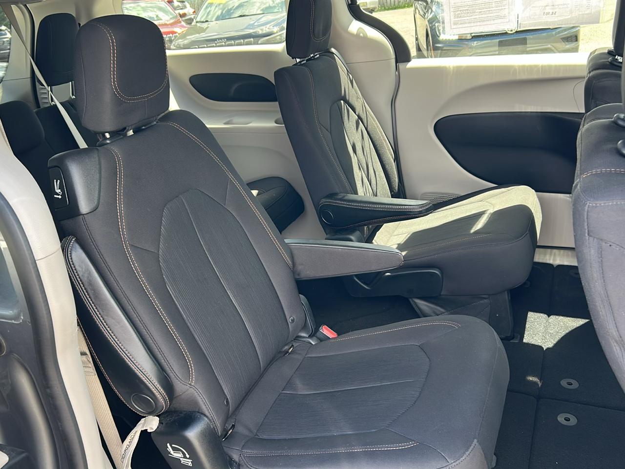 Chrysler Pacifica Touring FWD 2017