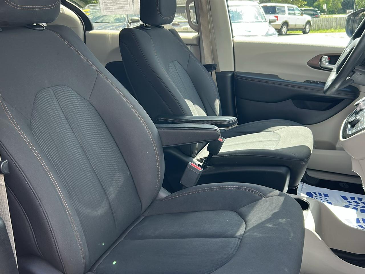 Chrysler Pacifica Touring FWD 2017