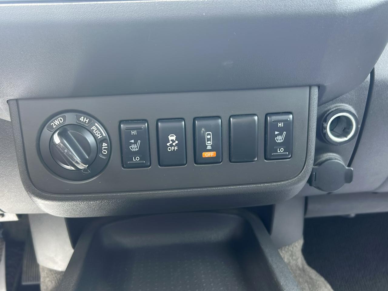 Nissan Frontier 4WD King Cab Auto SV 2014