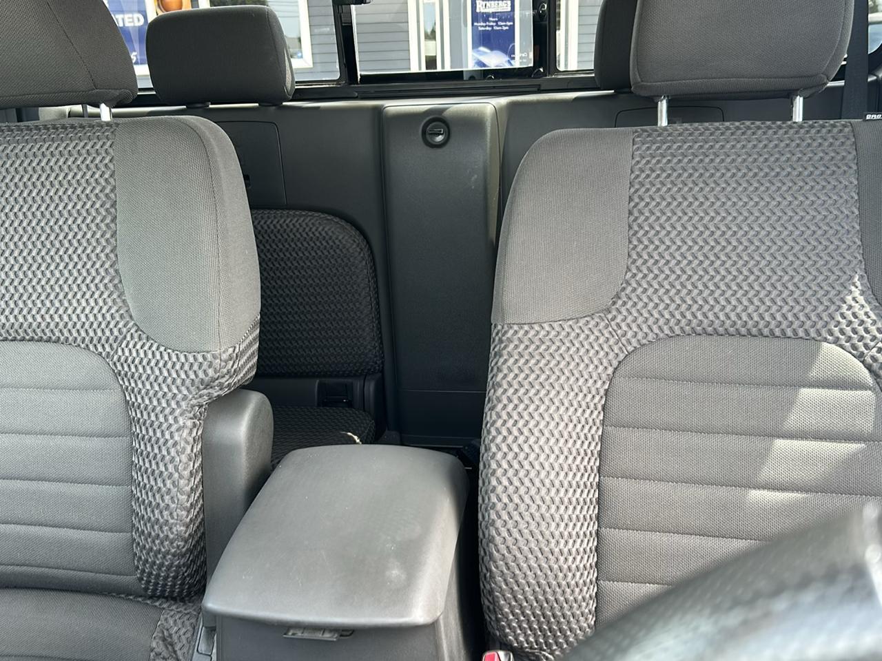 Nissan Frontier 4WD King Cab Auto SV 2014