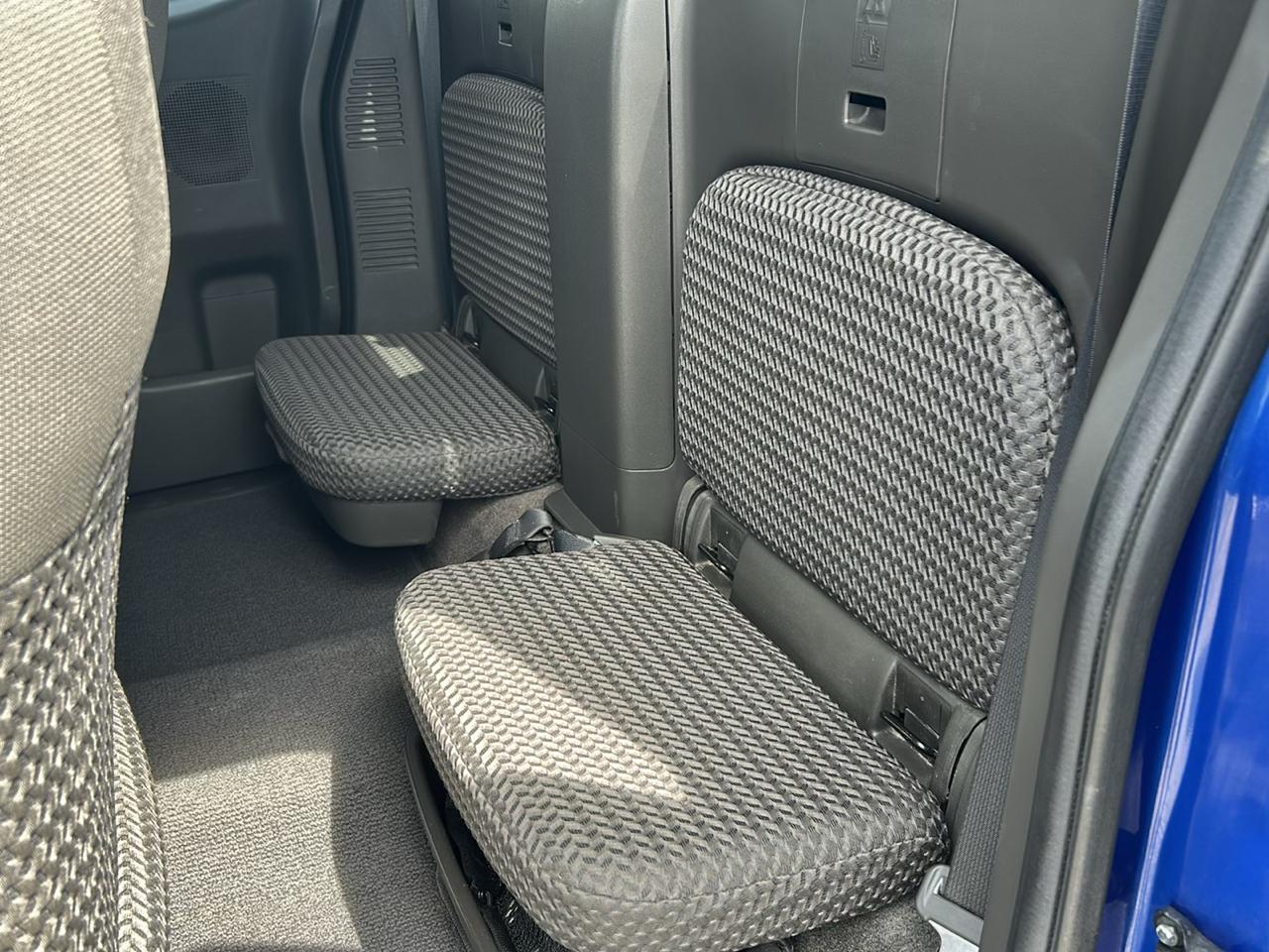 Nissan Frontier 4WD King Cab Auto SV 2014