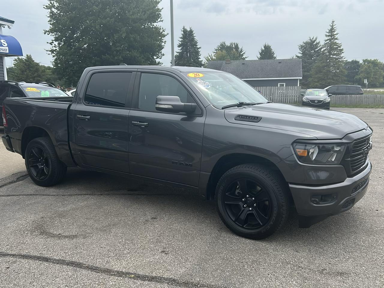 RAM 1500 Big Horn 4x4 Crew Cab 5'7" Box 2020