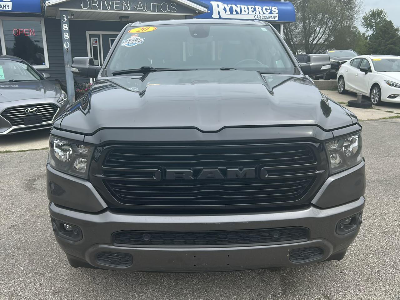 RAM 1500 Big Horn 4x4 Crew Cab 5'7" Box 2020