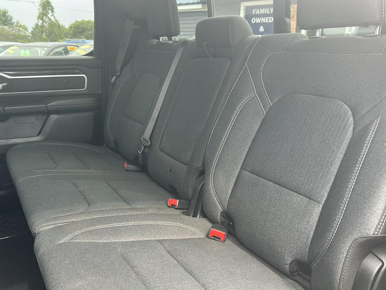 RAM 1500 Big Horn 4x4 Crew Cab 5'7" Box 2020