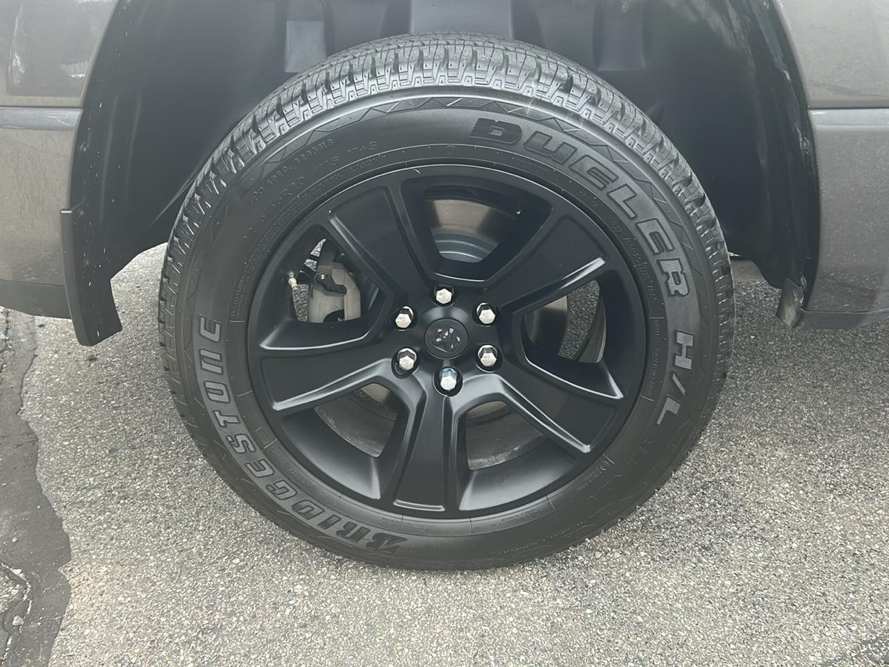 RAM 1500 Big Horn 4x4 Crew Cab 5'7" Box 2020
