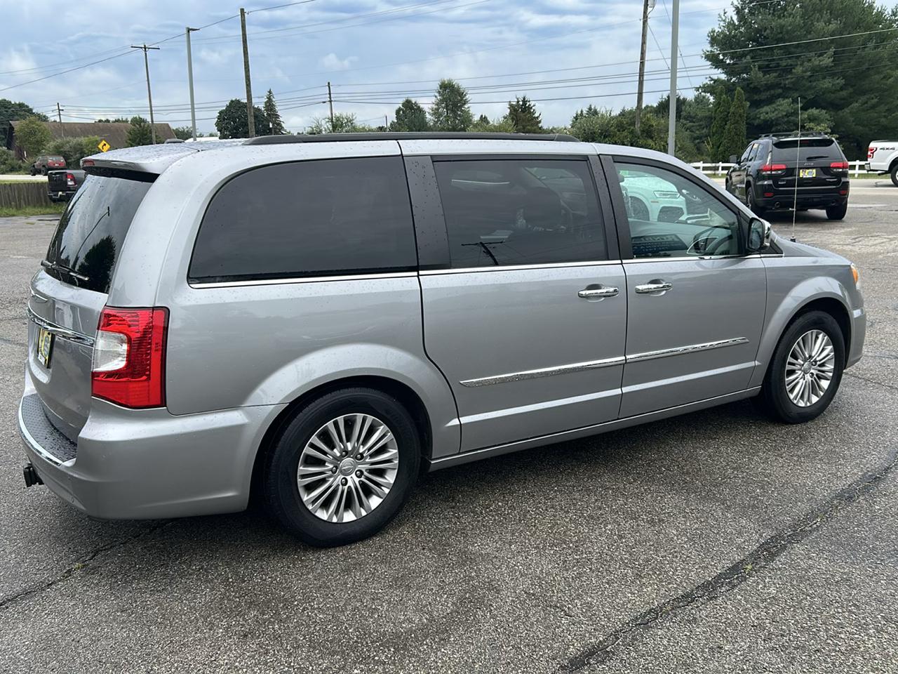 Chrysler Town & Country 4dr Wgn Touring-L 2016