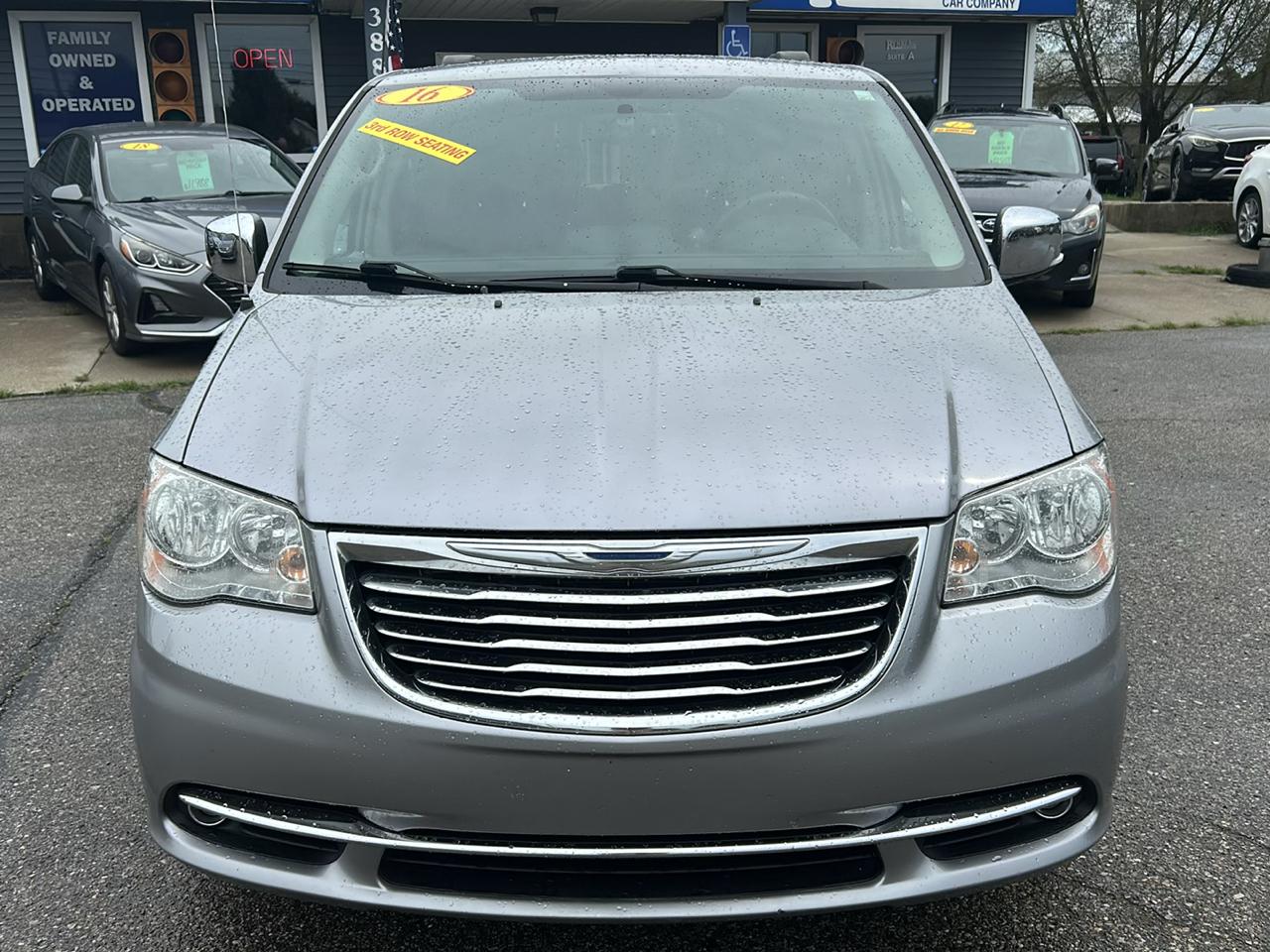 Chrysler Town & Country 4dr Wgn Touring-L 2016