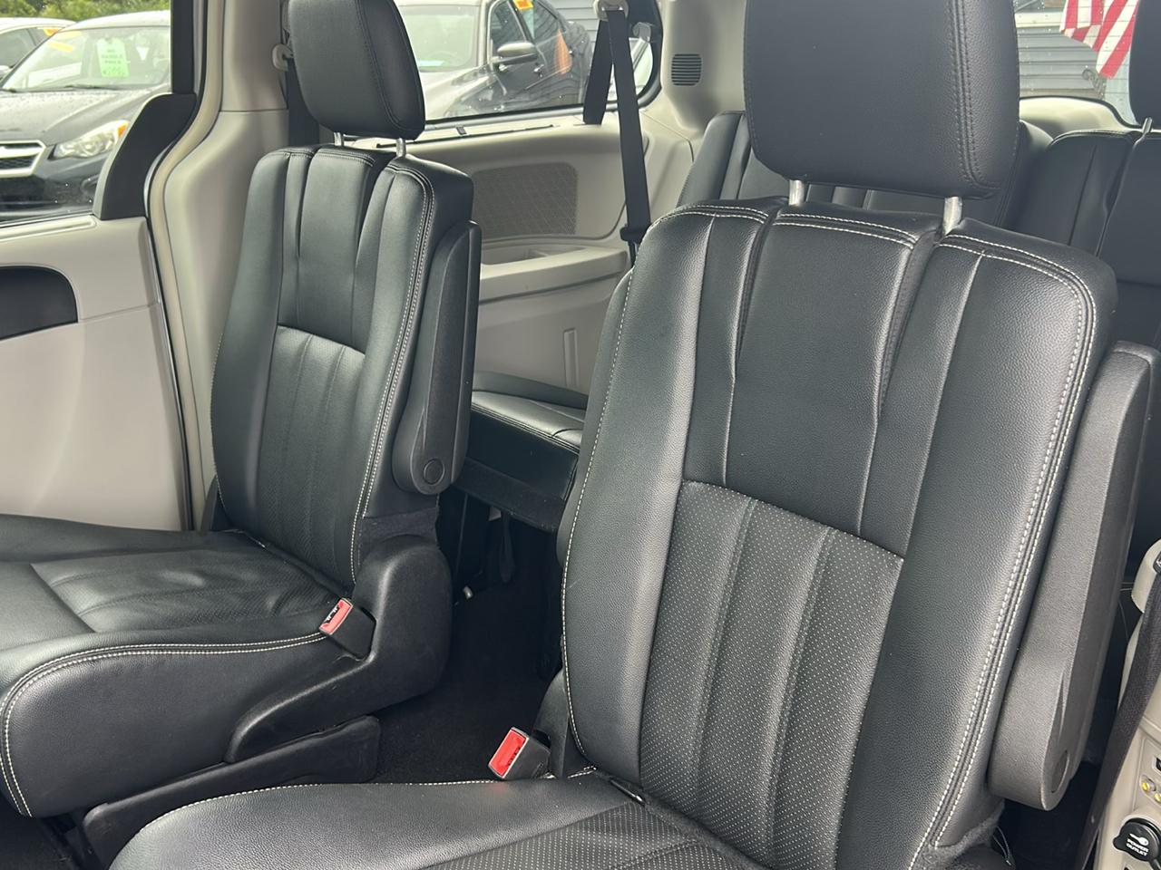 Chrysler Town & Country 4dr Wgn Touring-L 2016