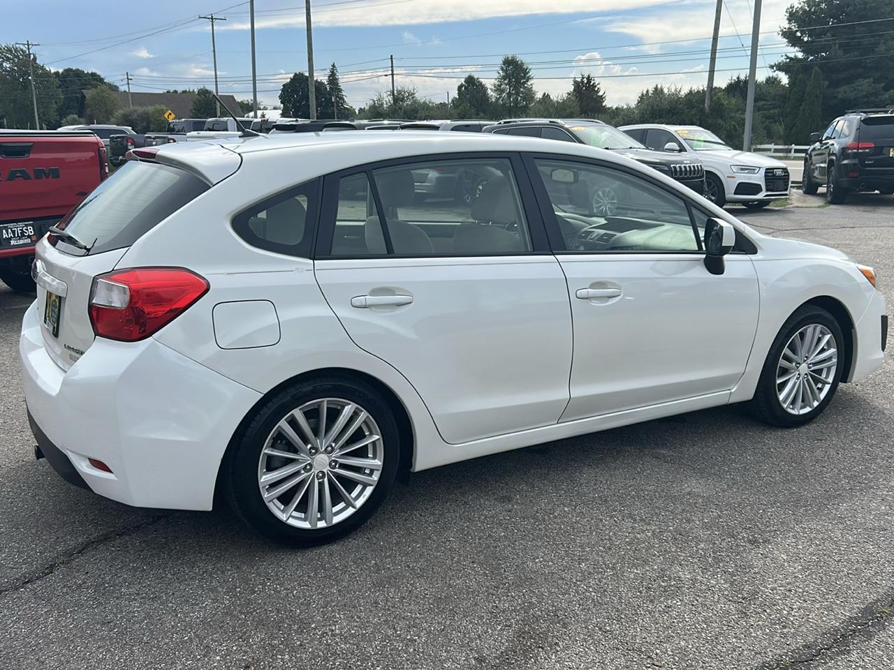 Subaru Impreza Wagon 5dr Auto 2.0i Premium 2013