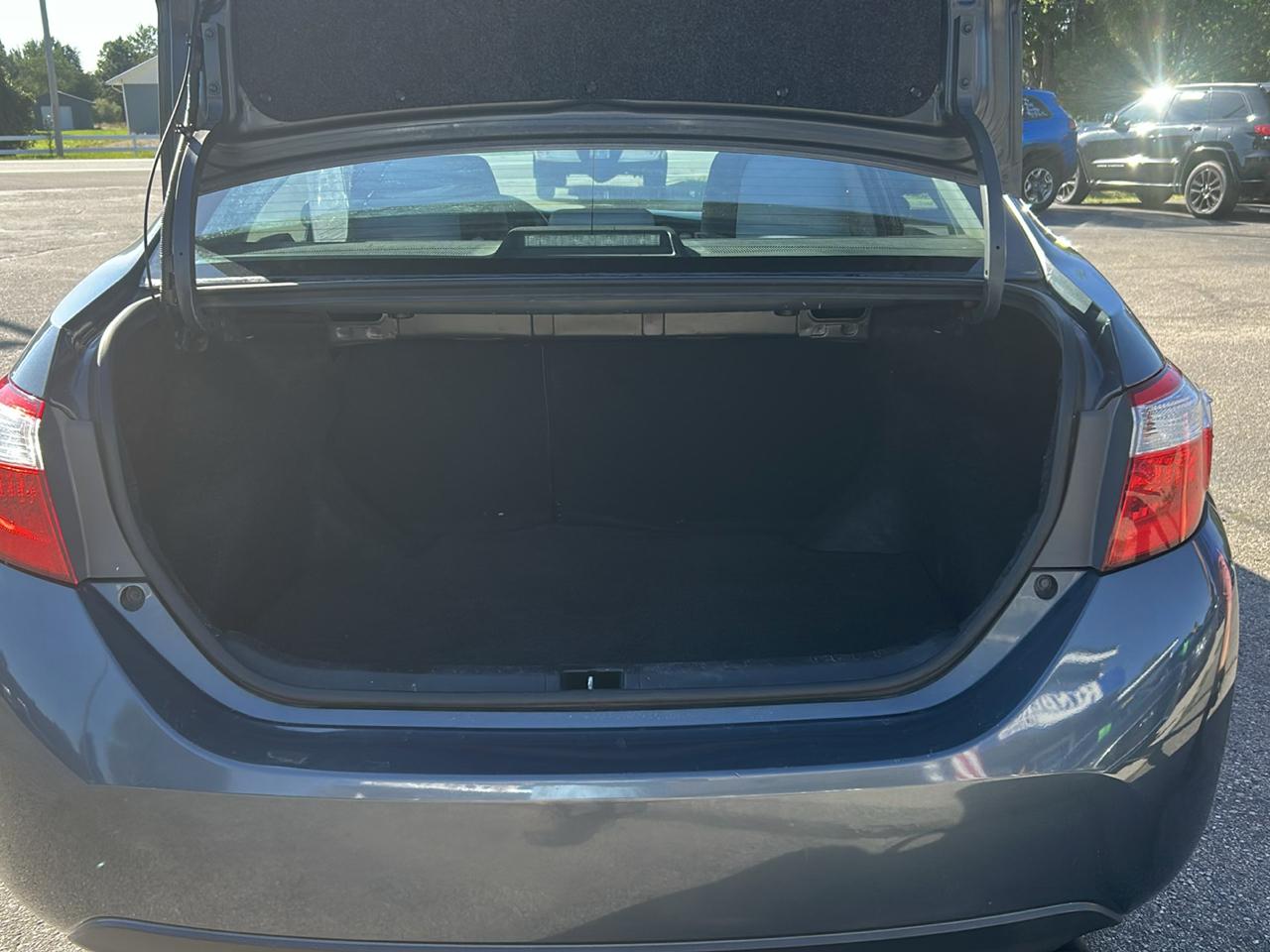 Toyota Corolla 4dr Sdn CVT LE Premium (Natl) 2014
