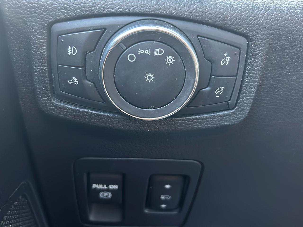 Ford F-150 4WD SuperCrew 157" XLT 2018