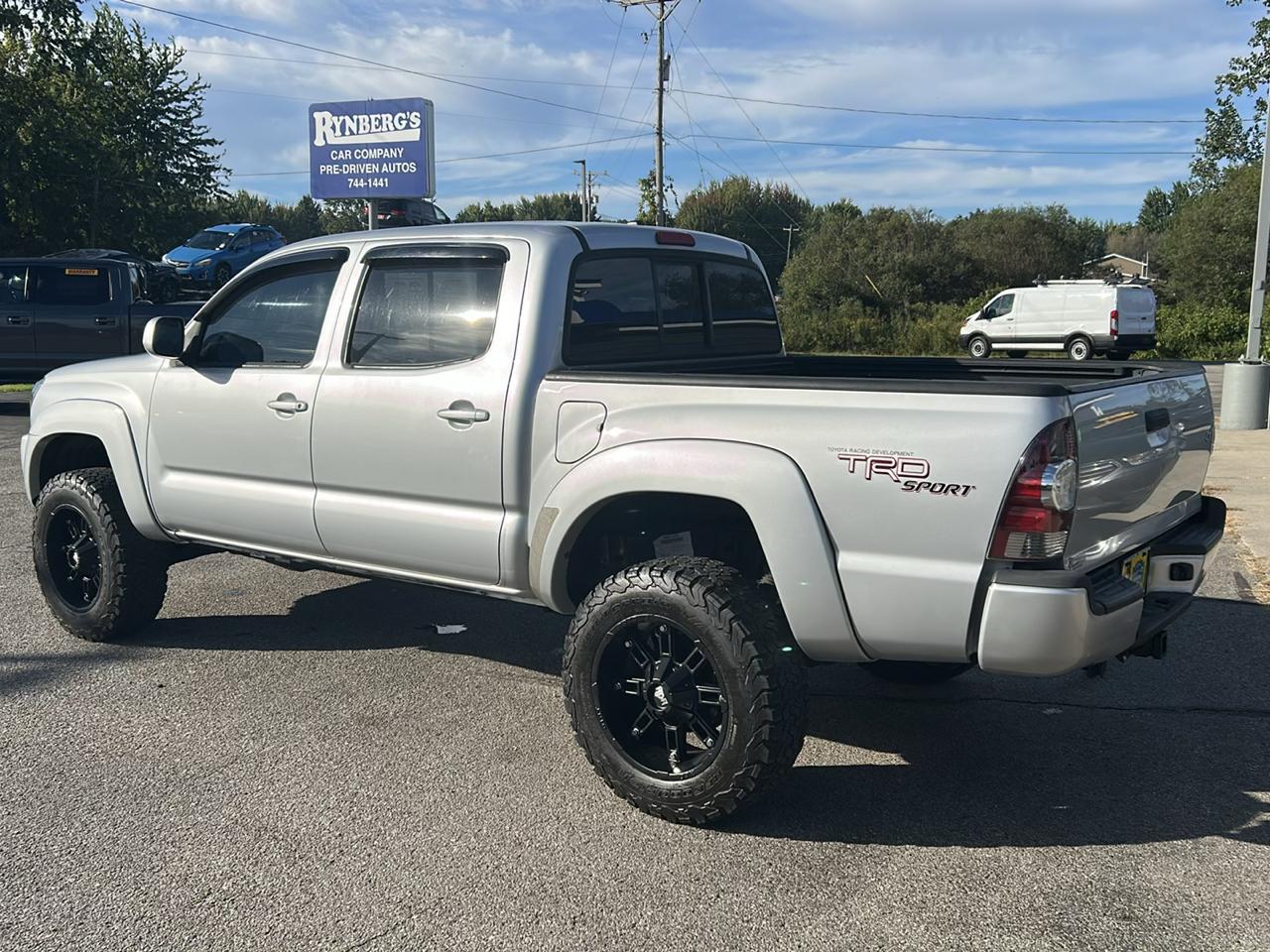 Toyota Tacoma 4WD Double V6 MT (Natl) 2011