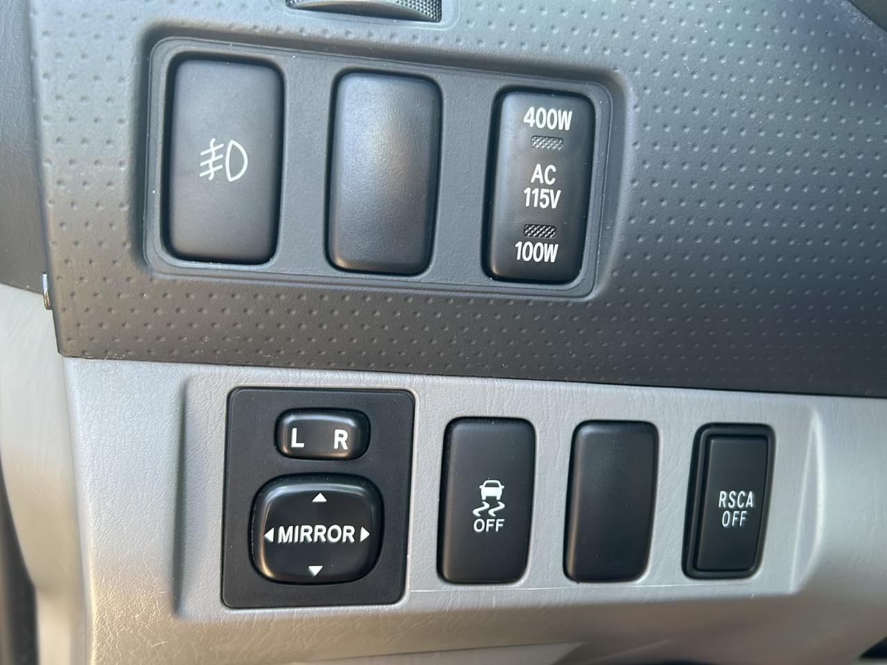Toyota Tacoma 4WD Double V6 MT (Natl) 2011