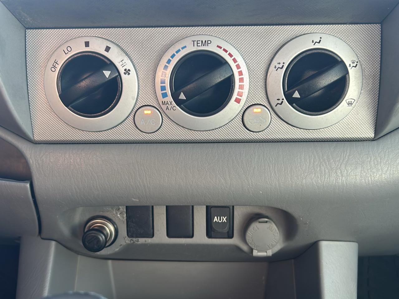 Toyota Tacoma 4WD Double V6 MT (Natl) 2011