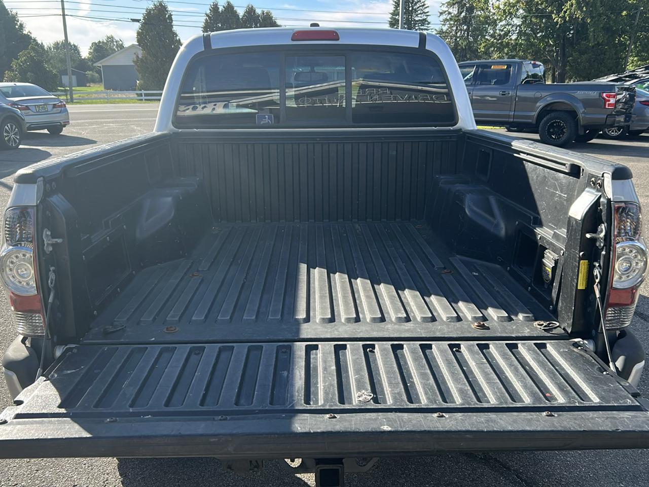 Toyota Tacoma 4WD Double V6 MT (Natl) 2011