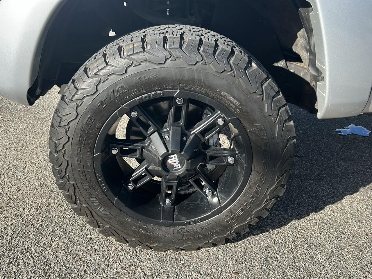 Toyota Tacoma 4WD Double V6 MT (Natl) 2011